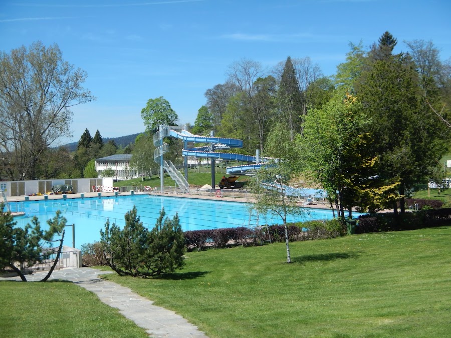 Piscine des Mélèzes