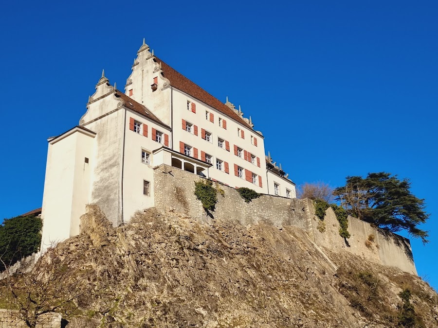 Schwimmbecken Schloss Kasteln